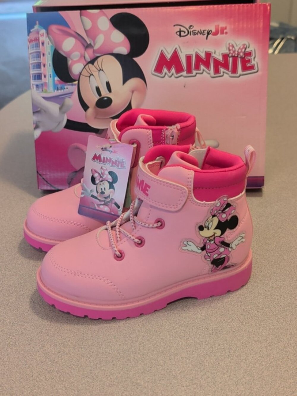 Adorable Minnie Mouse Boots New in Box Size 10